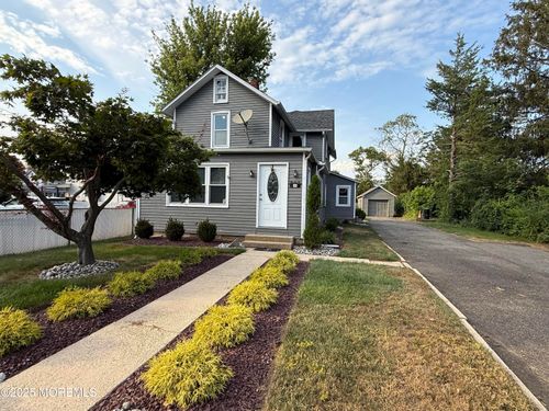 3 Vanderburg Rd, Marlboro, NJ, 07746-1413 | Card Image