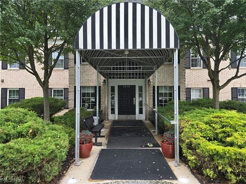 317-1851 King James Pkwy, Westlake, OH, 44145-3430 | Card Image