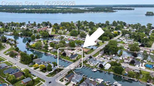 29886 Pointe Dr, Gibraltar, MI, 48173-9527 | Card Image