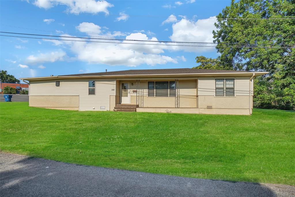 Magnolia Ave, Cordell, OK 73632