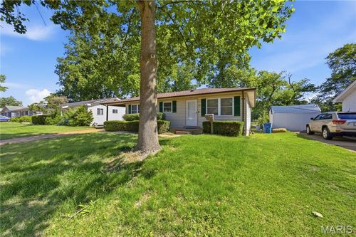 809 Lightwood Dr, Hazelwood, MO, 63042-1709 | Card Image