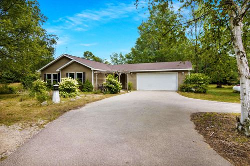 14143 Erdman Rd, Arcadia, MI, 49613-9626 | Card Image