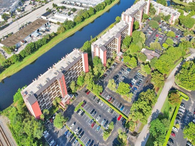 APT-601 - 2200 S Cypress Bend Dr, Condo with 2 bedrooms, 2 bathrooms and null parking in Pompano Beach FL | Image 13