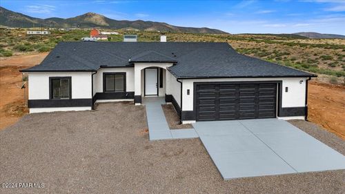 320 S Hoss Rd, Dewey-Humboldt, AZ, 86327 | Card Image