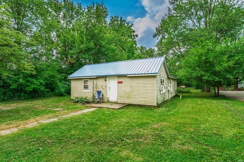 407 E Maple St, Gaston, IN, 47342 | Card Image