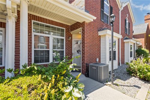 908-626 Smithfield Rd, North Providence, RI, 02904-2955 | Card Image