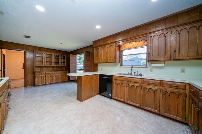 107 Tulip St, House other with 3 bedrooms, 3 bathrooms and null parking in White Oak TX | Image 22