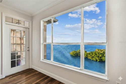 9-318-5000 Culbreath Key Way, TAMPA, FL, 33611-3051 | Card Image