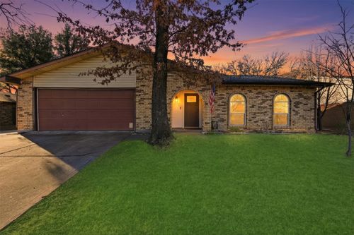 3736 Walnut Dr, Bedford, TX, 76021-5128 | Card Image