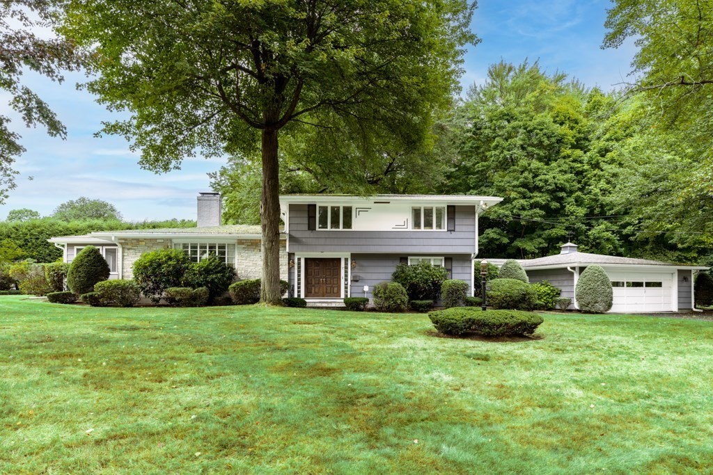 Meadow Ln, Milton, MA 02186
