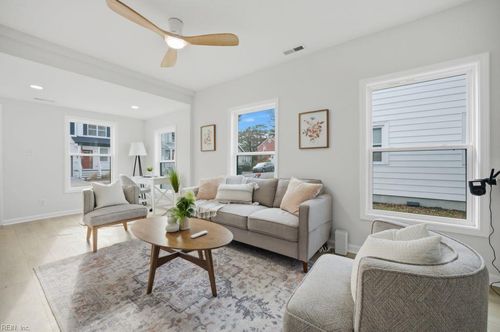 29 Taylor Ave E, Hampton, VA, 23663-1611 | Card Image