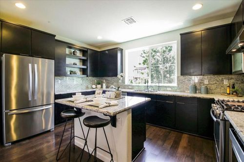 890 White Moonstone Loop, San Jose, CA, 95123-6820 | Card Image