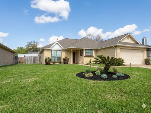 15731 Castorglen Dr, Webster, TX, 77598-2536 | Card Image