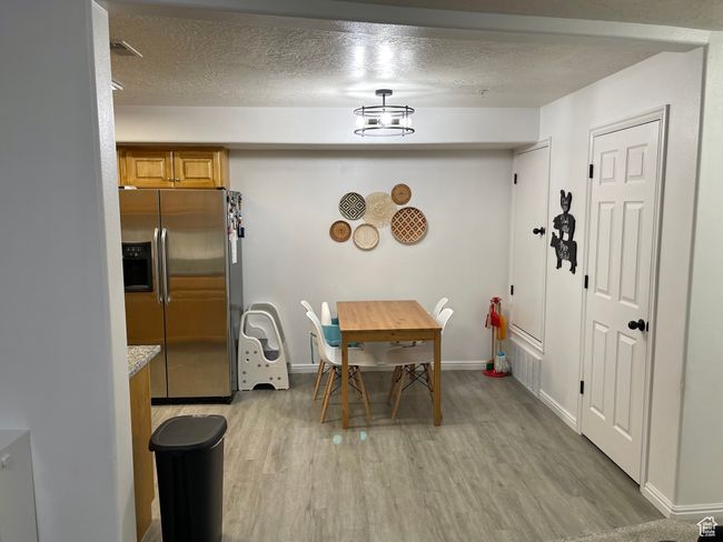 Comfortable dining room for family meals. | Image 8