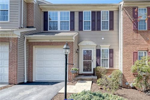 785 Norwegian Spruce, Adams Twp, PA, 16046 | Card Image