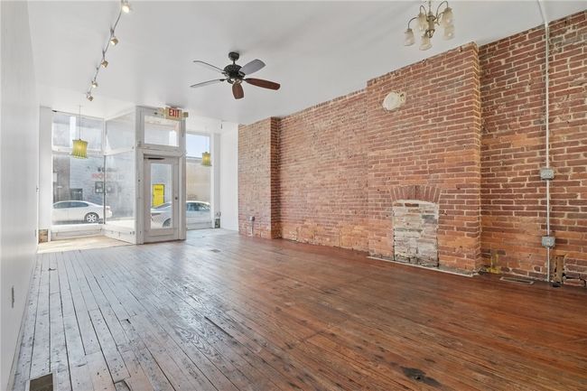 Commercial storefront | Image 8
