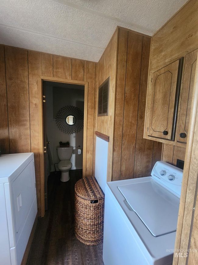 1005 E 00 S, House other with 3 bedrooms, 2 bathrooms and null parking in Declo ID | Image 30