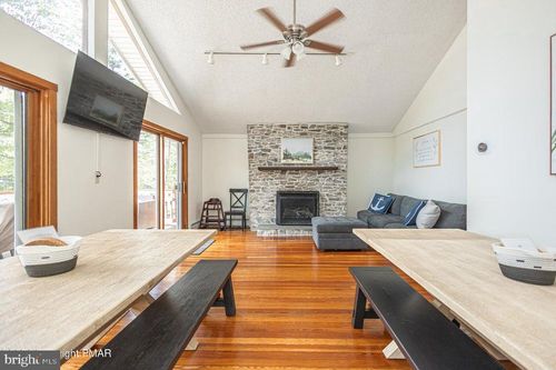 151 S Lake Dr, Lake Harmony, PA, 18624-7027 | Card Image