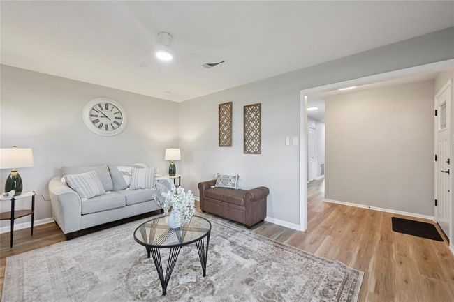 1008 N 30 Th St, House other with 4 bedrooms, 2 bathrooms and 2 parking in Nederland TX | Image 7