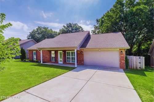 712 Hunter Crest Rd, Maryville, TN, 37803-6900 | Card Image