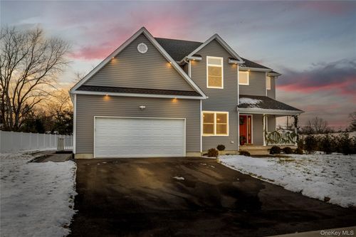 9 Shaw Ln, East Moriches, NY, 11940-1171 | Card Image