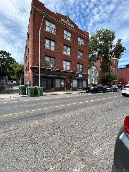 881 Broad St, Hartford, CT, 06106-2403 | Card Image