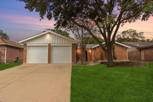 8918 Grape St, Houston, TX, 77036-7318 | Card Image