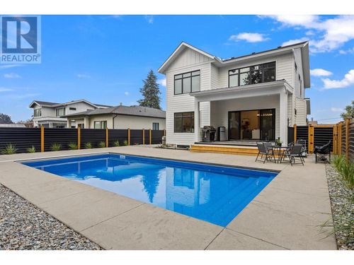 689 Balsam Rd, Kelowna, BC, V1W1C1 | Card Image