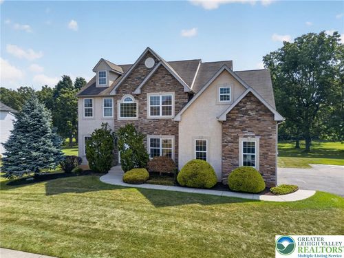 740 Mohican Dr, Easton, PA, 18040-8281 | Card Image