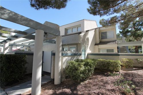 2748 Lodestone Dr, Las Vegas, NV, 89117-2459 | Card Image