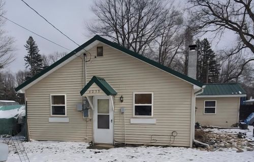 4039 N Pleasant Road, Hillsdale, MI, 49242 | Card Image