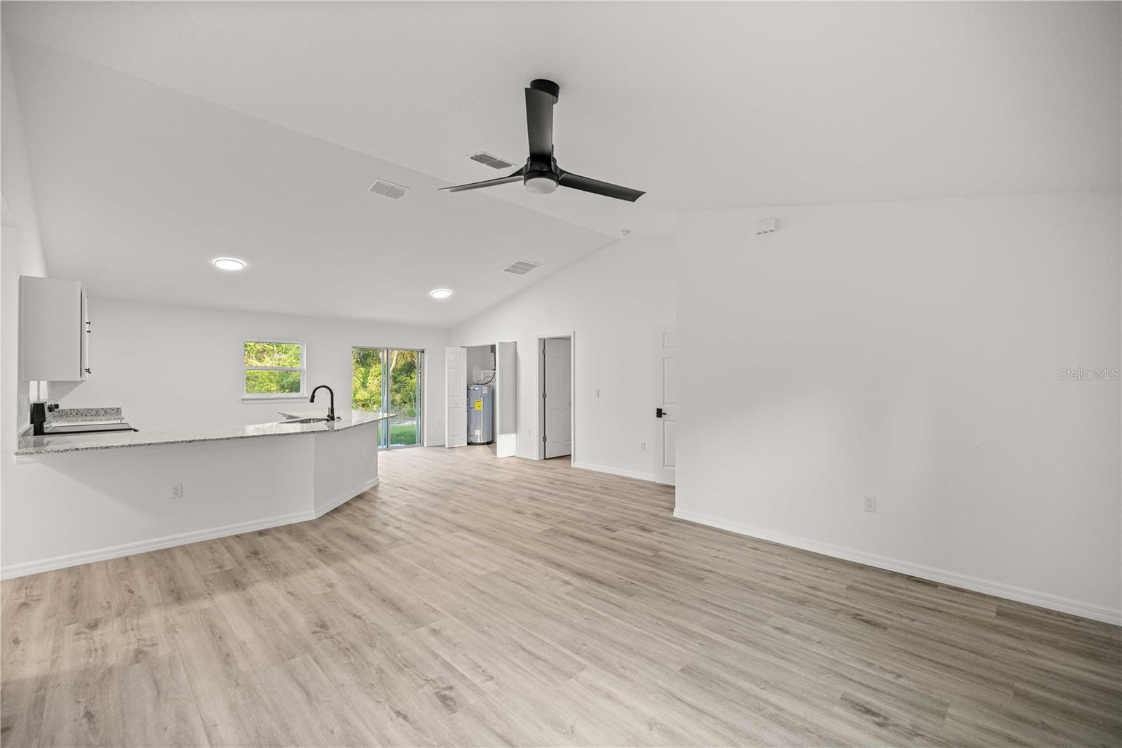 Residential in DUNNELLON 4
