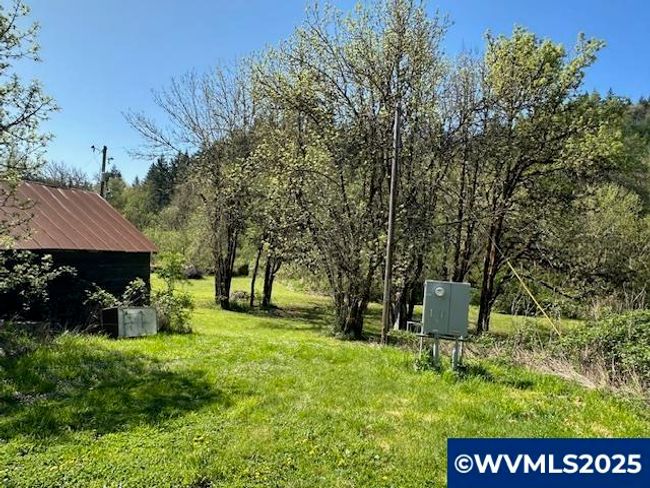 24404 Highway 20, House other with 3 bedrooms, 1 bathrooms and null parking in Philomath OR | Image 22