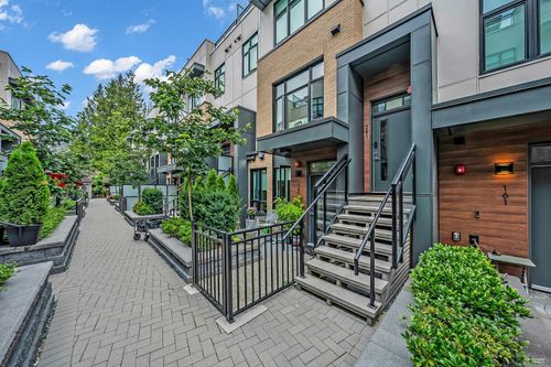261-2035 Glenaire Dr, North Vancouver, BC, V7P1Y2 | Card Image