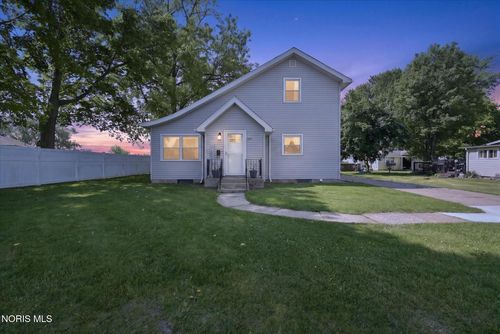639 Park St, Napoleon, OH, 43545-1433 | Card Image