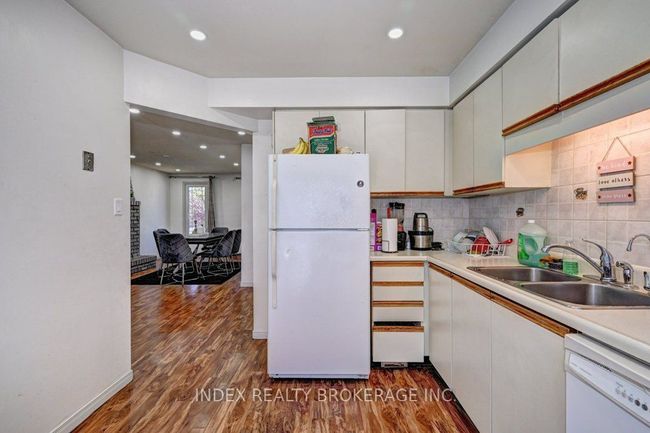 30 Maxwell Dr, House other with 4 bedrooms, 3 bathrooms and 4 parking in Kitchener ON | Image 14