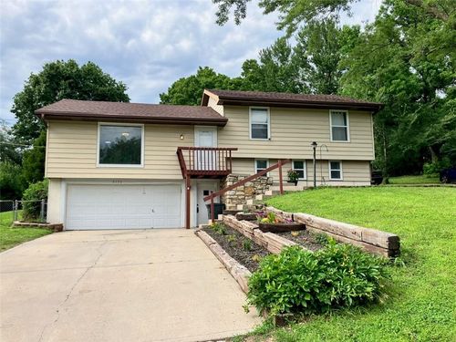8136 Berger Ave, Kansas City, KS, 66111-3024 | Card Image