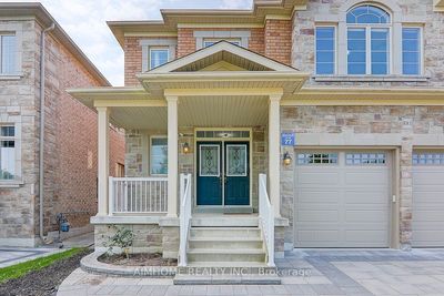 881 Memorial Cir, House other with 4 bedrooms, 4 bathrooms and 4 parking in Newmarket ON | Image 2