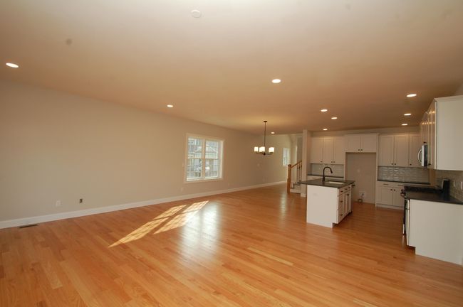 10E - 9 Sheffield St, Condo with 2 bedrooms, 3 bathrooms and null parking in Hudson NH | Image 4
