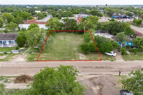 931 W Main Ave, Raymondville, TX, 78580-1815 | Card Image
