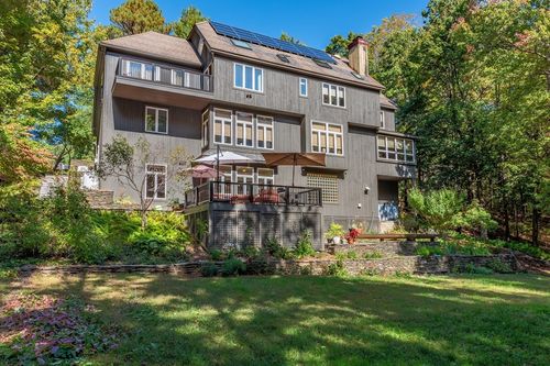 100 Larkspur Dr, Amherst, MA, 01002-3441 | Card Image