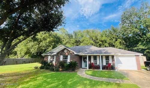 3520 Fairwood Cir, Moss Point, MS, 39563-6315 | Card Image