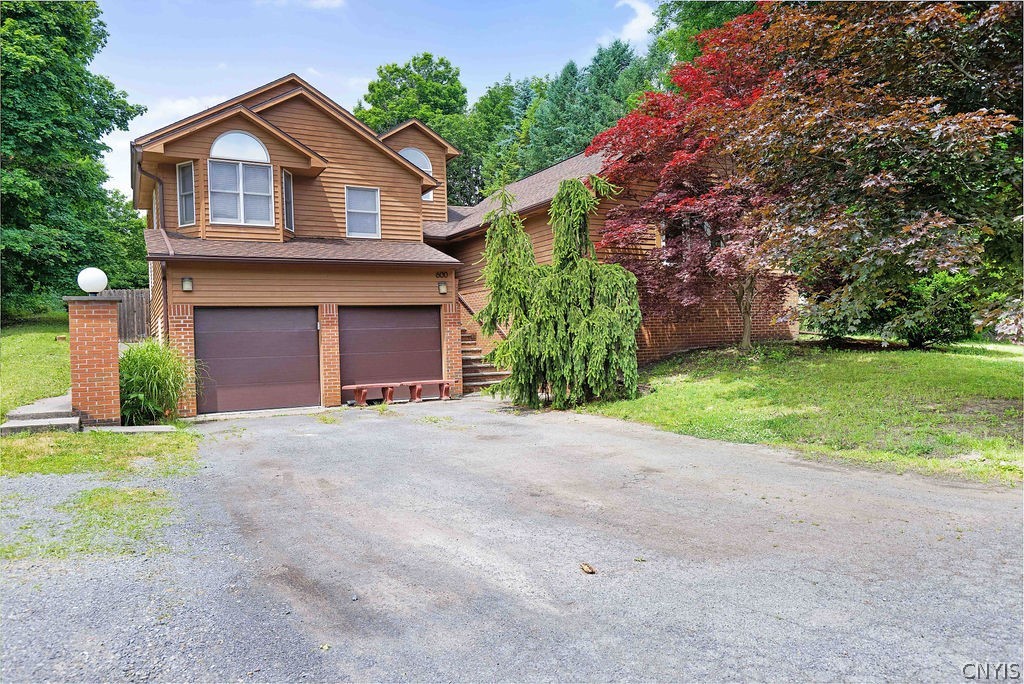 Maple Dr, Fayetteville, NY 13066