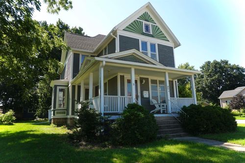 502 4th St Sw, Waverly, IA, 50677-3127 | Card Image