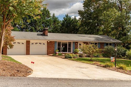 406 W Greencrest Dr, Millers Creek, NC, 28651-8939 | Card Image