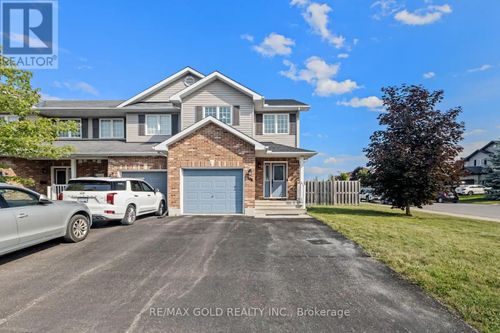 106 Thomas St S, Arnprior, ON, K7S3R2 | Card Image