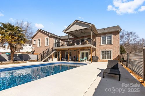 150 Heathrow Ln, Statesville, NC, 28677-8554 | Card Image