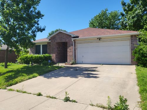 1028 Mazourka Dr, Arlington, TX, 76001-6118 | Card Image