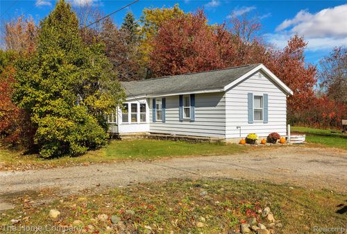 25 Wilder Rd, Lapeer, MI, 48446-9430 | Card Image