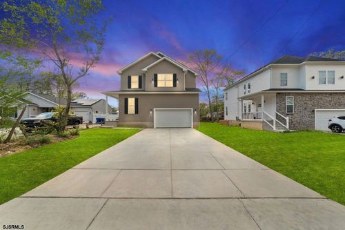 447 Redwood Ave, GALLOWAY, NJ, 08205-4571 | Card Image